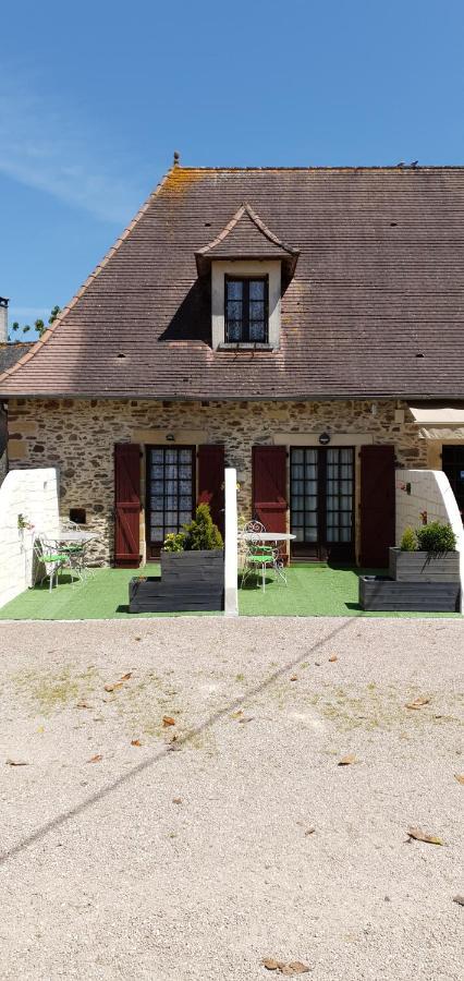 La Ferme De Laupiliere Bed & Breakfast Sarrazac  Exterior photo