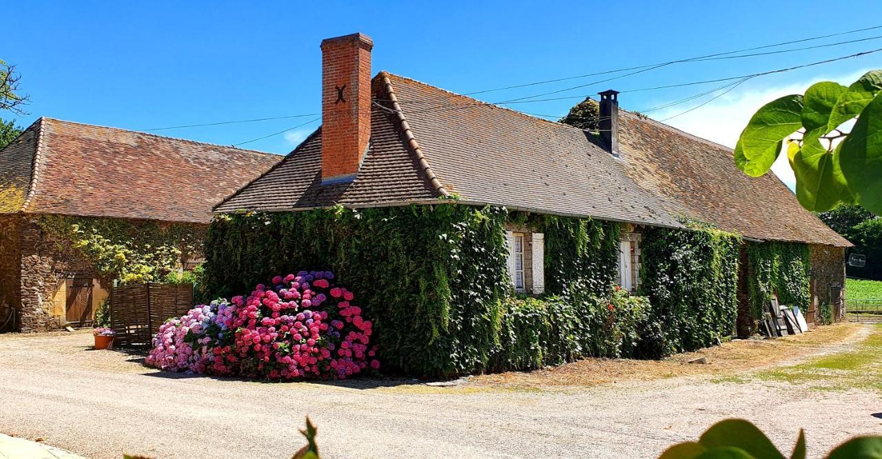 La Ferme De Laupiliere Bed & Breakfast Sarrazac  Exterior photo