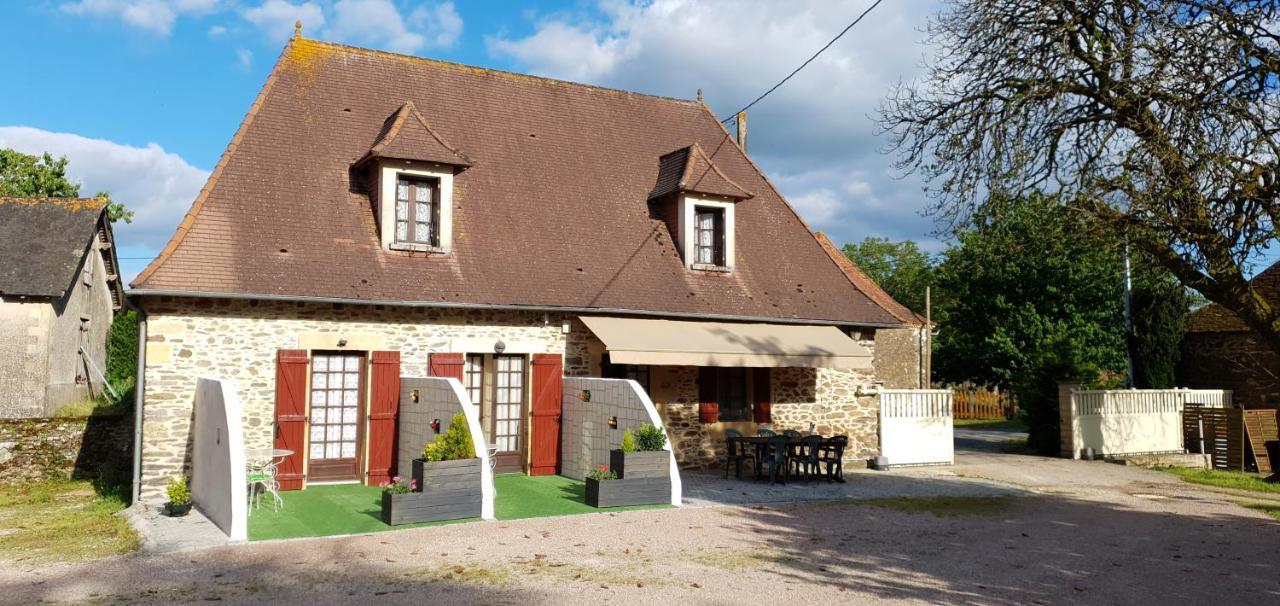 La Ferme De Laupiliere Bed & Breakfast Sarrazac  Exterior photo